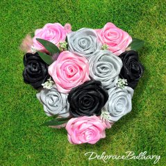 Saténový flowerbox Srdce Daniela - 11 růží