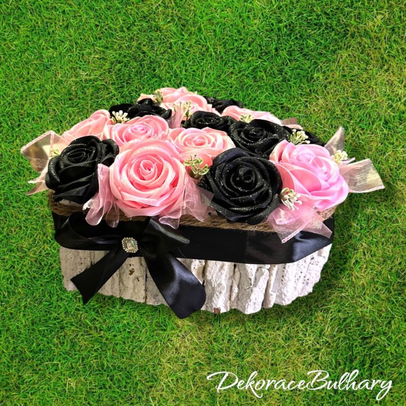 Saténový flowerbox Srdce Gabinka - 16 růží